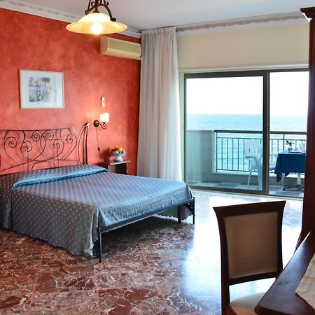 Costa Azzurra Hotel Giardini Naxos Exterior foto