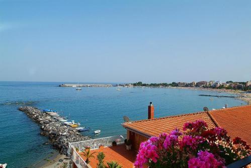 Costa Azzurra Hotel Giardini Naxos Exterior foto