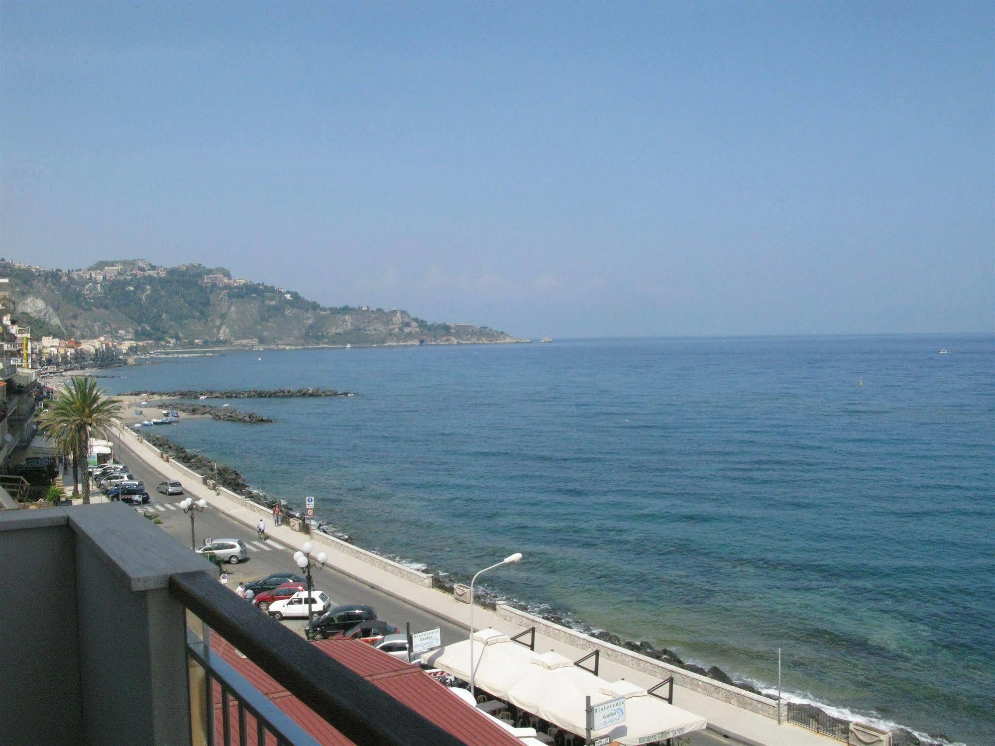 Costa Azzurra Hotel Giardini Naxos Exterior foto